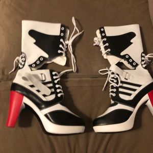 Black white and red tie up sporty boot  size 7
